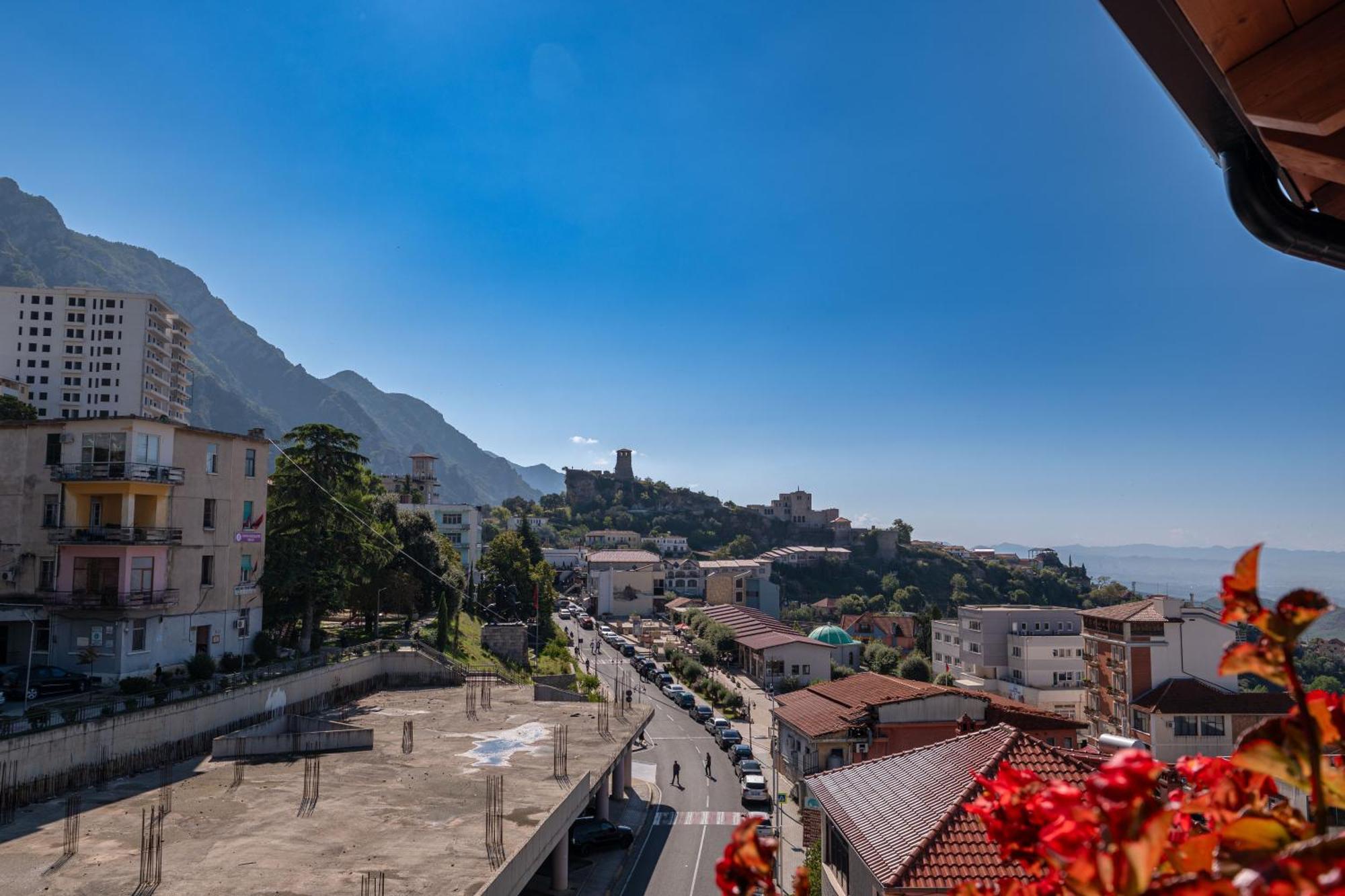 Hotel Dior Krujë Esterno foto