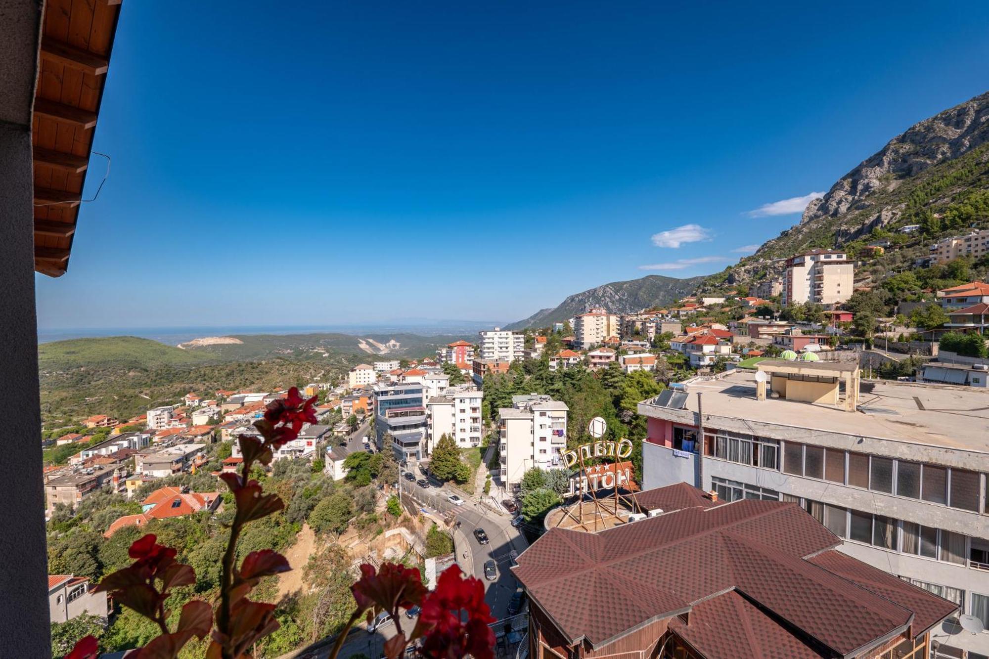 Hotel Dior Krujë Esterno foto