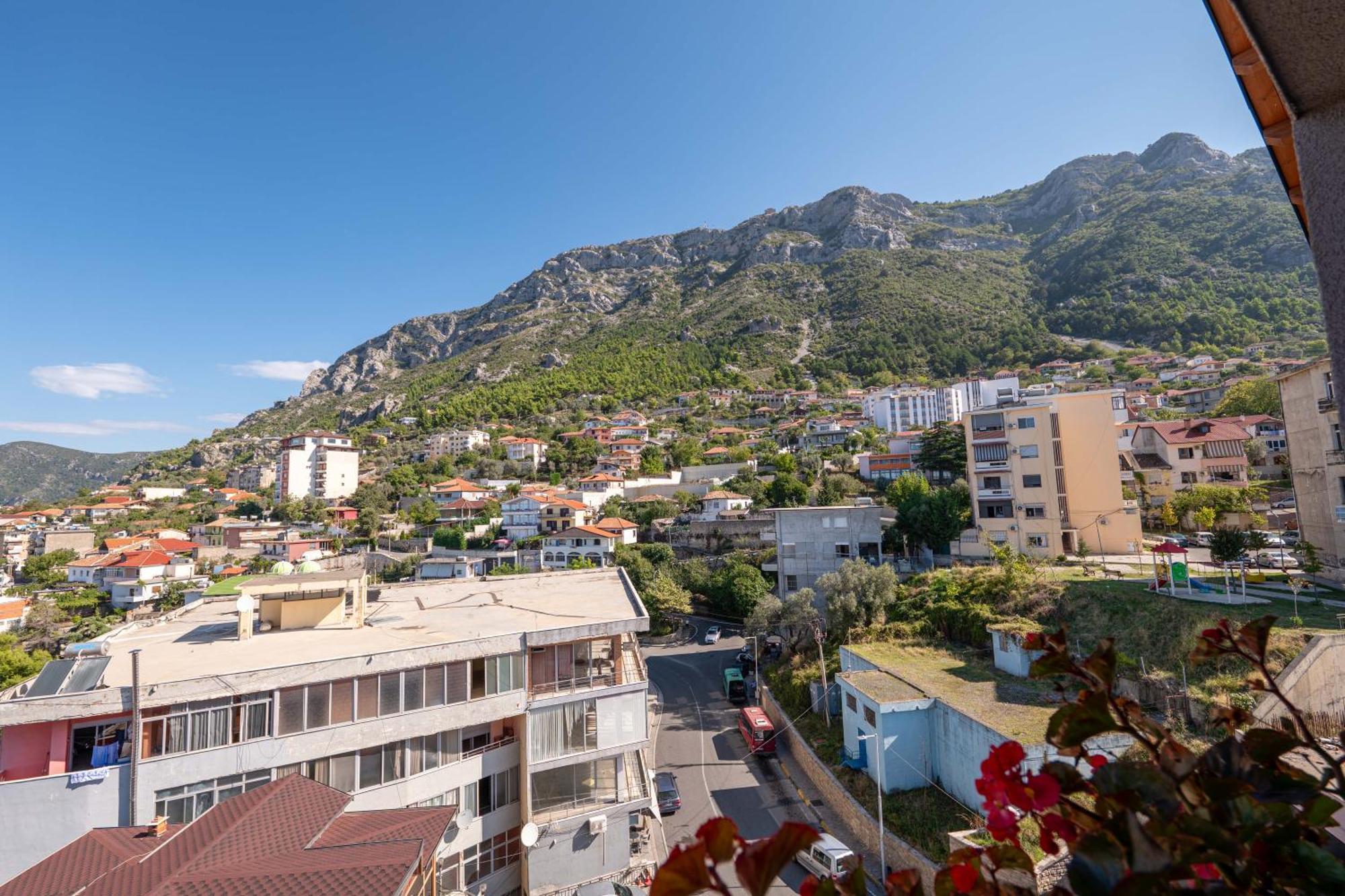 Hotel Dior Krujë Esterno foto