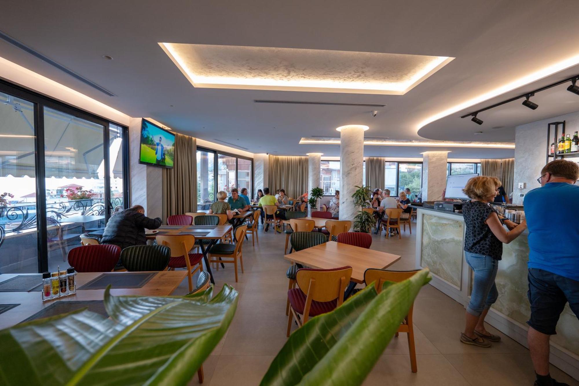 Hotel Dior Krujë Esterno foto