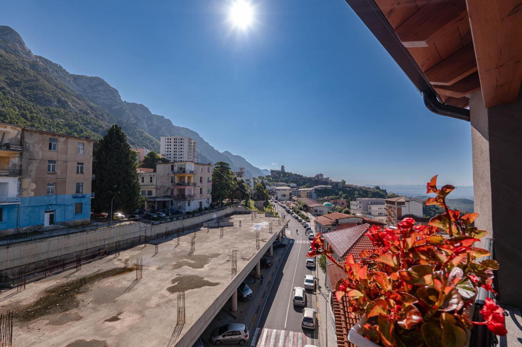 Hotel Dior Krujë Esterno foto