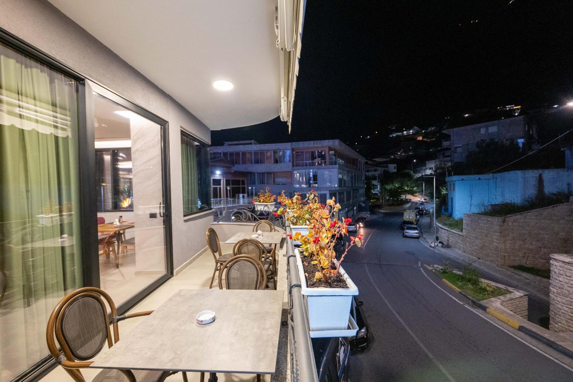 Hotel Dior Krujë Esterno foto