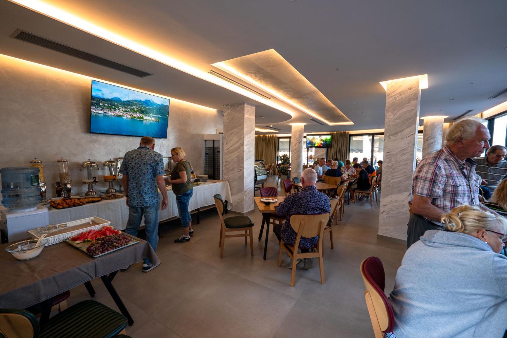 Hotel Dior Krujë Esterno foto