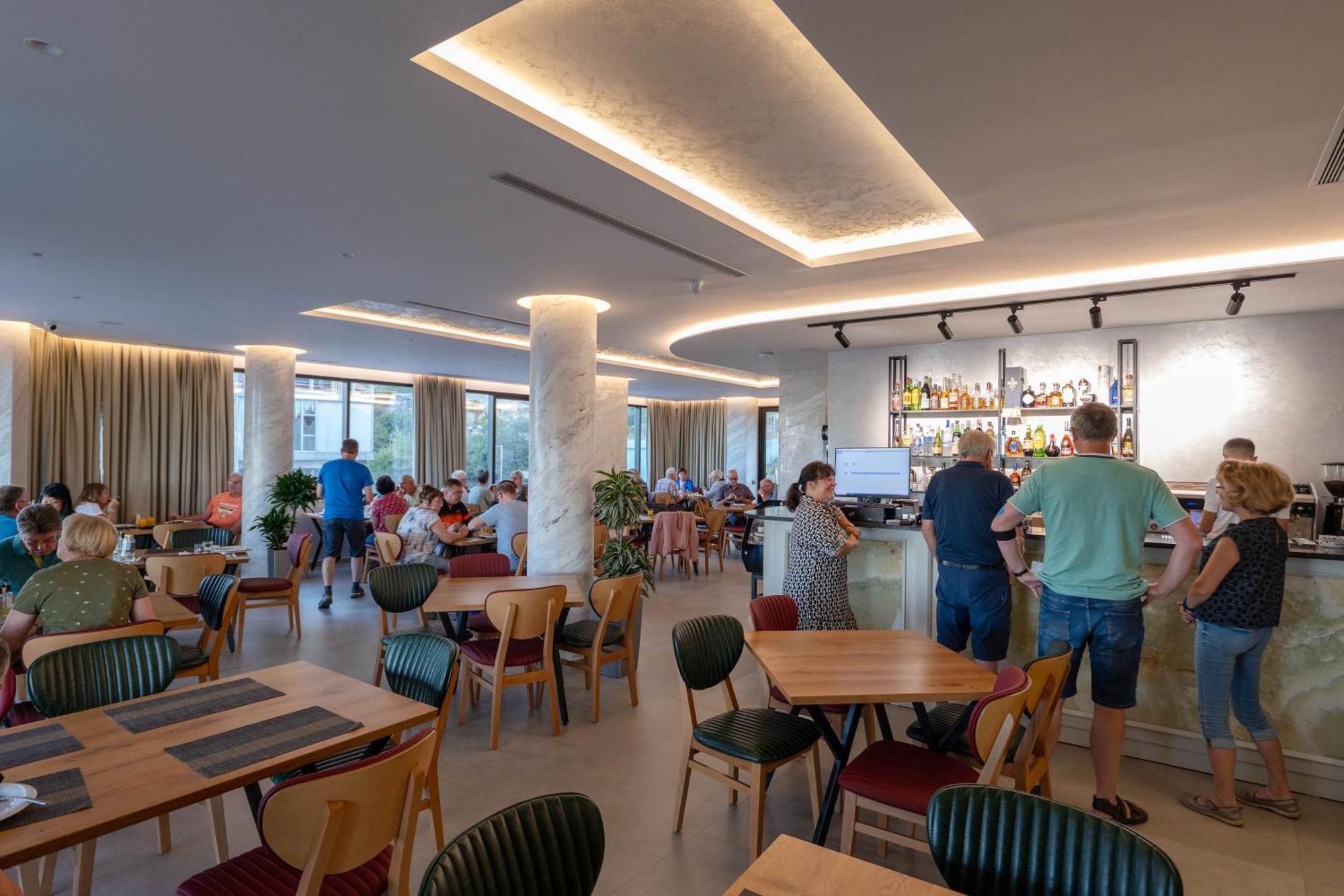 Hotel Dior Krujë Esterno foto