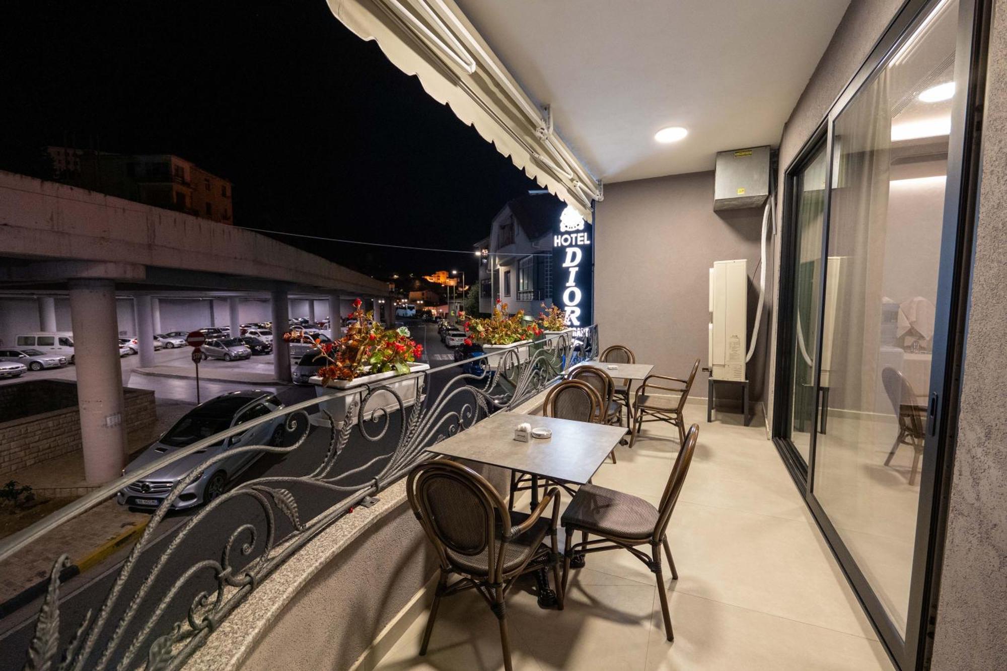 Hotel Dior Krujë Esterno foto