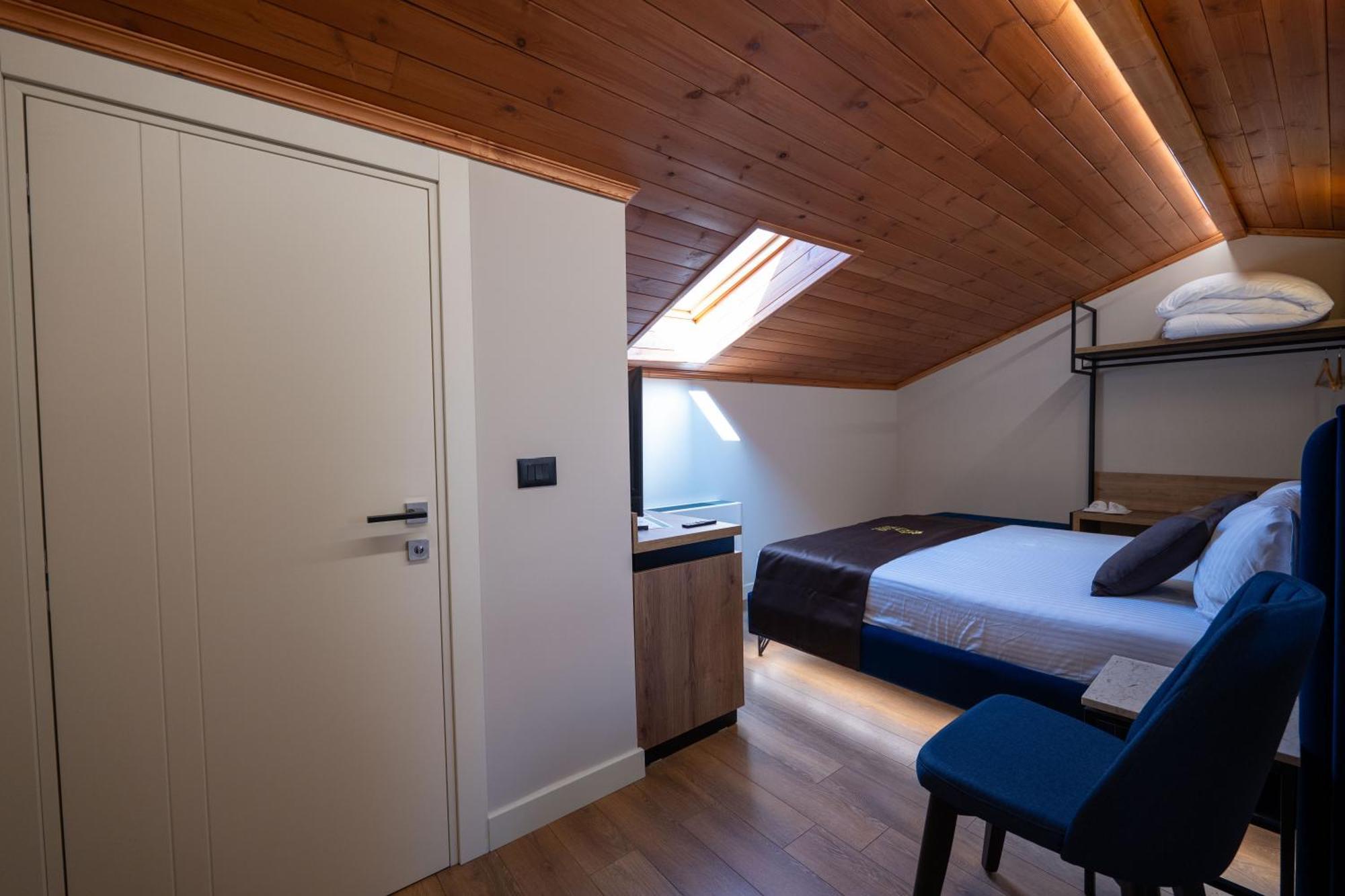 Hotel Dior Krujë Esterno foto